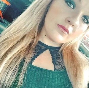 Meet your Posher, Leah